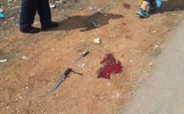 Négy palesztin és egy zsidó fiatalt késeltek meg Izraelben