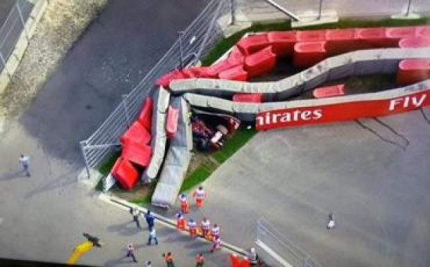 Hatalmas baleset Szocsiban - lefújták a Forma-1 szabadedzését