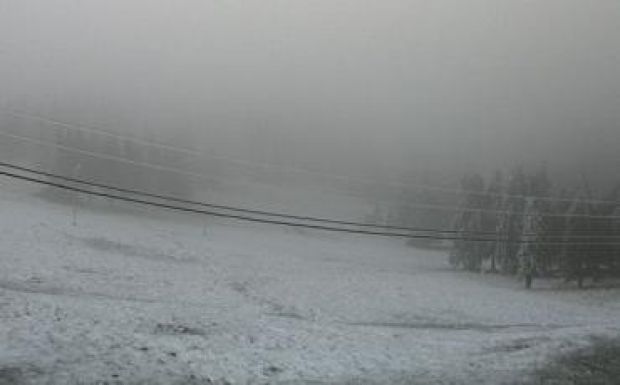 Több centiméteres a hó a Madarasi Hargitán