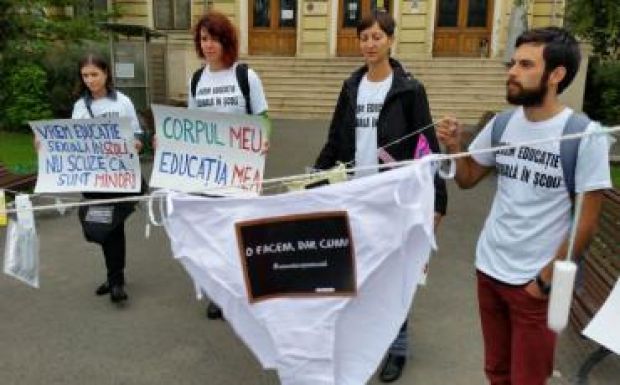 Szexuális nevelés - megváltás vagy a feministák lobbija?