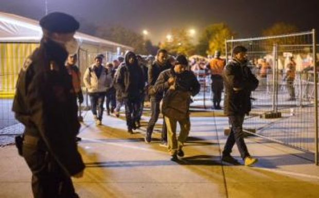 Már az osztrákok is kerítésépítésről beszélnek