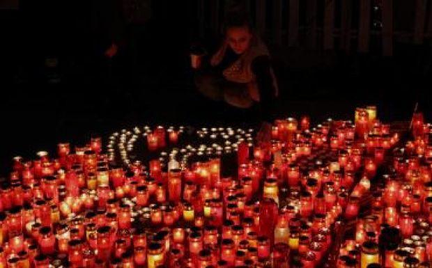 Emelkedett a bukaresti tűzvész halálos áldozatainak száma