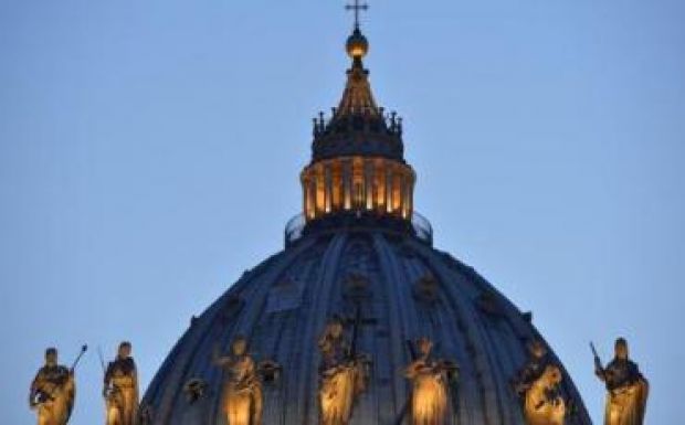 Feltörték a Vatikán revizorjának számítógépét