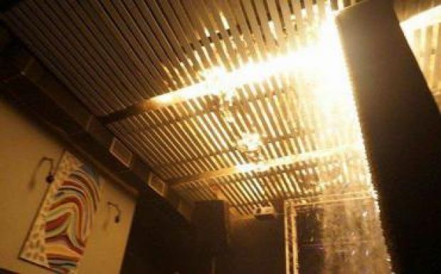 Térfigyelő kamerák is rögzítették a bukaresti tragédiát