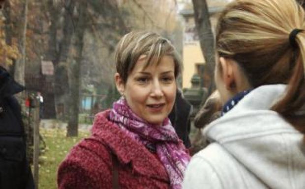 Megjelent a rendőrség a polgármesterjelölt-aspiráns Arros Orsolya lakásán