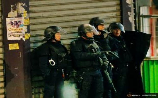 Egy kétszavas sms alapján csaptak le Párizsban a terroristákra