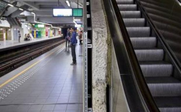 Brüsszelben leállítják a metrót a terrorfenyegetettség miatt