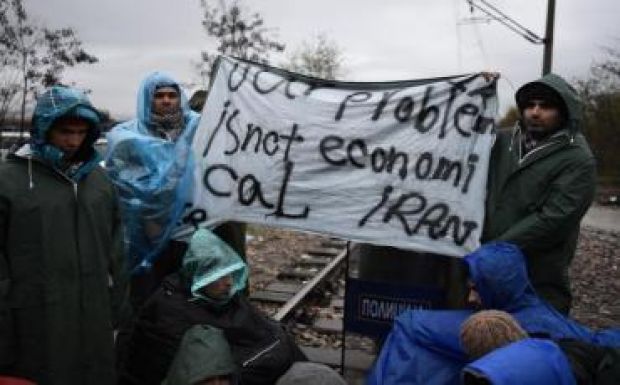 Ismét összetűztek a menekültek és a macedón rohamrendőrök