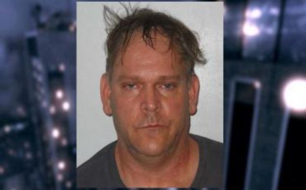 Megkérték, hogy ne dohányozzon, fejbe lőtte a pincérnőt