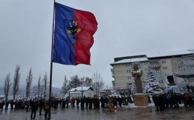 A bukovinai zászló loboghat, a székely zászló nem?