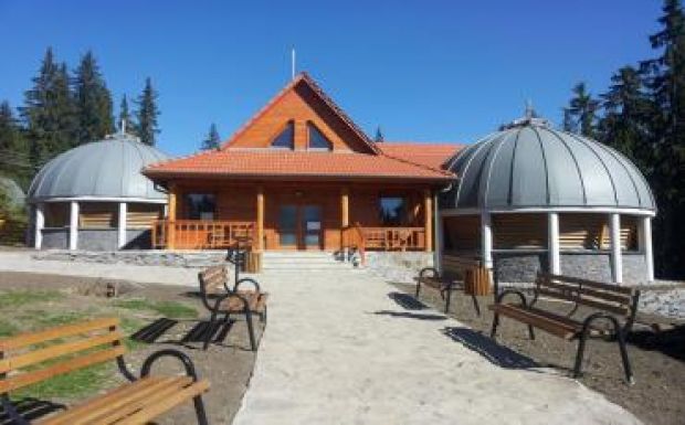 Új úthálózat és jurtaszerű mofetták várják a turistákat Hargitafürdőn