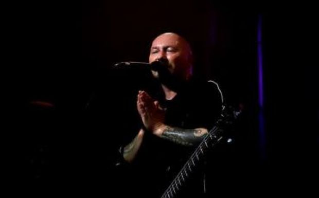 Vádat emeltek a Kárpátia zenekar frontembere ellen Csíkszeredában