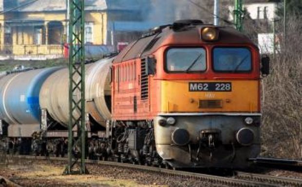 Brutális vonatgázolás Magyarországon: 150 métert repült a gyalogos