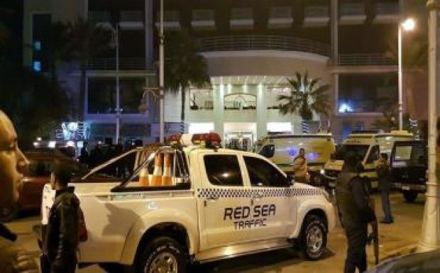Fegyveresek támadtak egy egyiptomi szállodára 