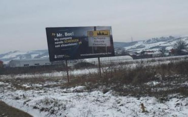 Eltüntették a kolozsvári többnyelvűséget számon kérő táblát