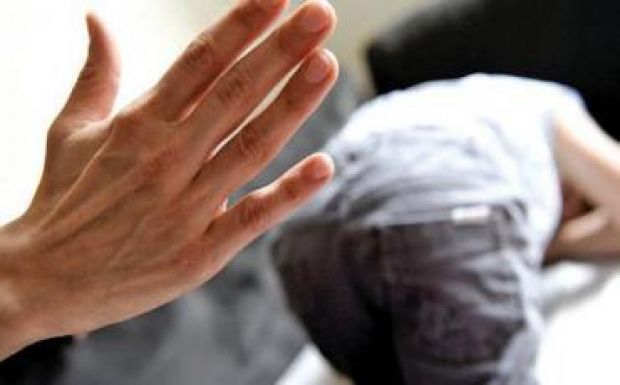 „A fizikai fegyelmezés a gyermeknevelés csődje”