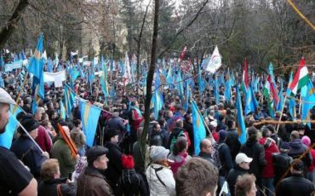 Az SZNT negyvenezer résztvevőt vár a marosvásárhelyi tüntetésre