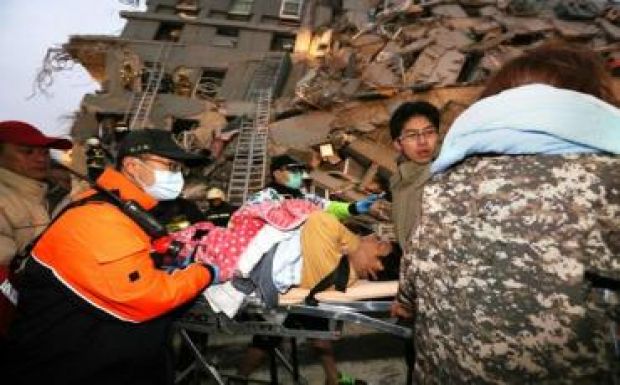 Halálos áldozatai is vannak a tajvani földrengésnek