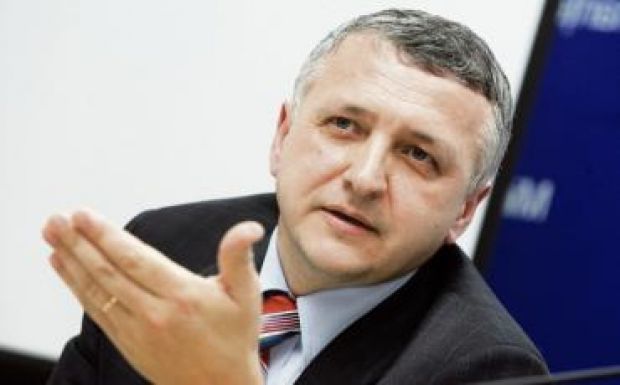 Menesztették az országos adóhatóság vezetőjét