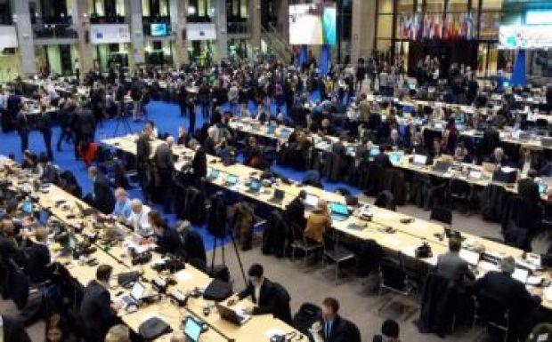 Minden a levegőben lóg az EU-csúcs első napja után