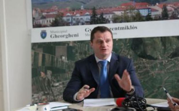 Mezei János felfüggesztett polgármester nem indul újabb mandátumért