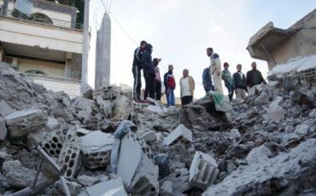 A tűzszünet ellenére szír felkelőket bombáztak az oroszok