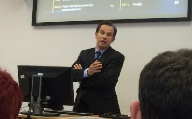 „Addig kell jártatnunk a szánkat, amíg megjön az eszük az EU döntéshozóinak”