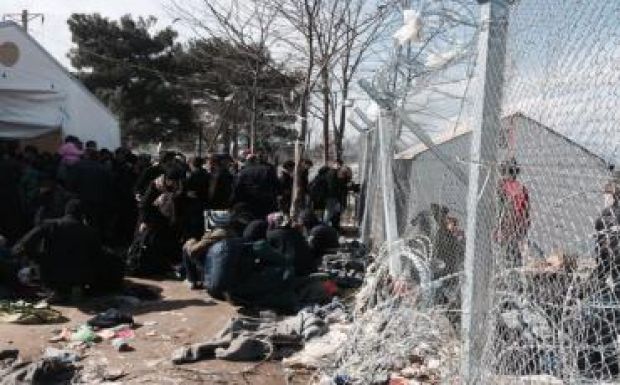 A hét végéig húszezren is lehetnek a görög-macedón határon