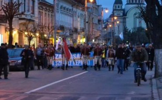 Székely Szabadság Napja: tízezer lejre bírságolták Izsák Balázst