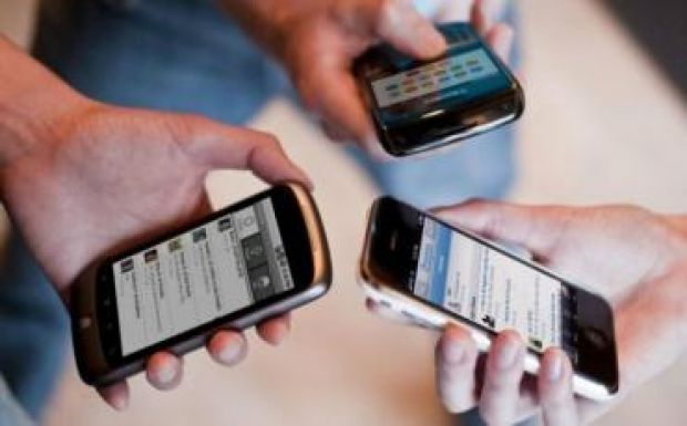  Április 30-tól a minimálisra csökkennek a roamingdíjak az EU-ban