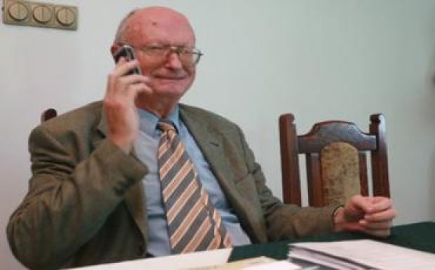 Az államfőt és a miniszterelnököt perelik Tőkés László kitüntetése ügyében