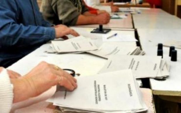 Kampány alatt nem zárolhatják a pártok bankszámláit  