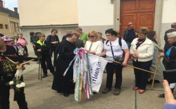 Kolozsvárra érkezik a Csíksomlyóra gyalogló zarándokcsoport