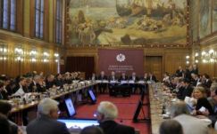 Az erdélyi magyarokat ért jogtiprásokról beszélt az RMDSZ elnöke a KMKF ülésén