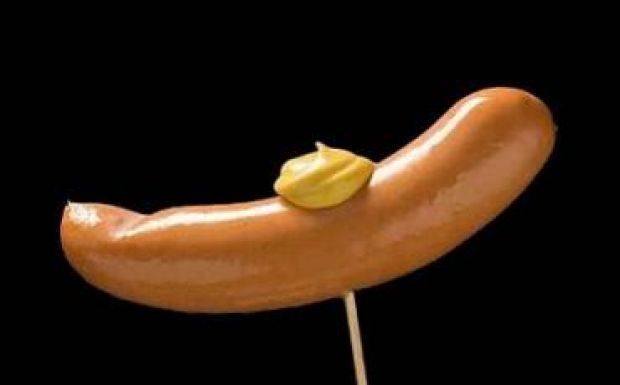 Felmérés: a virslik felét a bíbortetűből kinyert anyaggal színezik