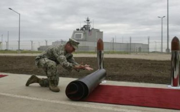 Felavatták az amerikai rakétavédelmi rendszert Deveselun