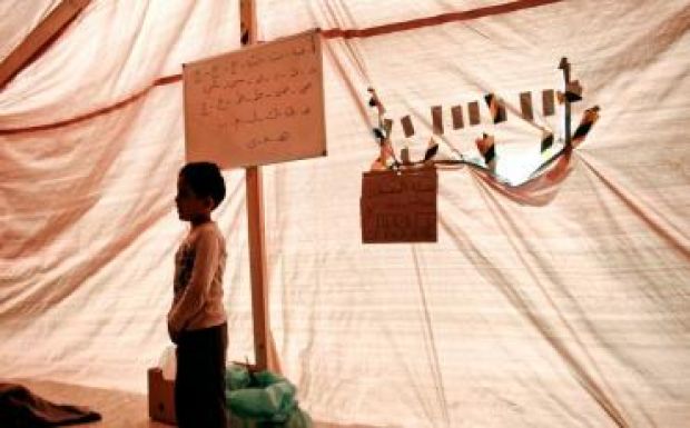 Harminc kisfiút erőszakolt meg egy menekülttáborban a takarító