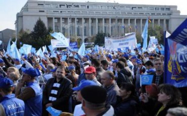 Elégedetlenek a tanárok az újabb 10 százalékos béremelés ígéretével