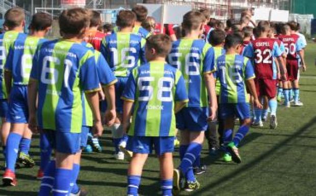 Nagy foci után – kis foci_ utánpótlás-torna kezdődött Székelyföldön