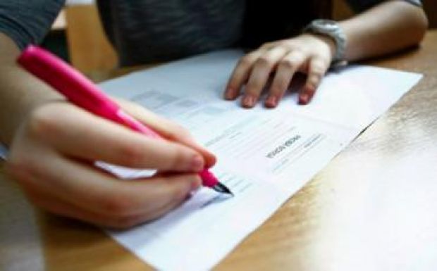 Pénteken választható tantárgyból írásbeliztek a végzősök, mutatjuk a tételeket