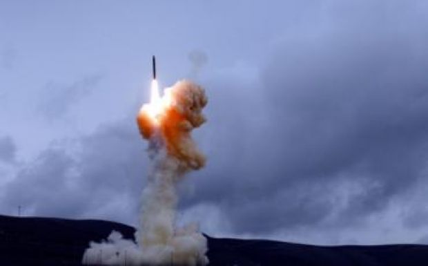 Kim Dzsong Un újabb rakétát lőtt a Japán tengerbe