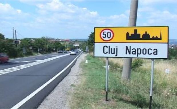 Többnyelvű helységnévtáblák Kolozsváron: „Komoly leckét kaptunk Nagybányától”