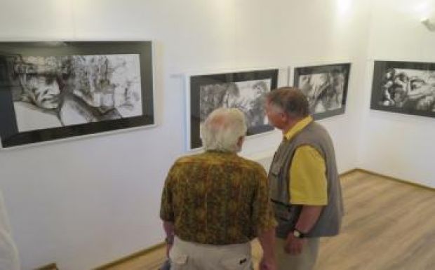 Történetek, emlékek, sztorik a Simon Endre és Simon Zsolt alkotásain a Bernádyban