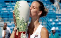 Plísková nyert, Serena marad az élen