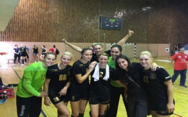 Kézilabda: Szűcs Gabiék három ponttal kezdtek