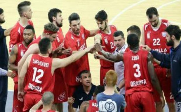 Csúcsrangadó a férfi kosarasoknál 