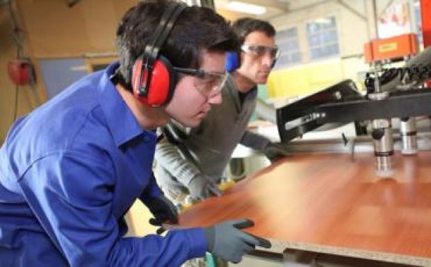 Bútoripar: az ágazat hasít, de a bérek vánszorognak