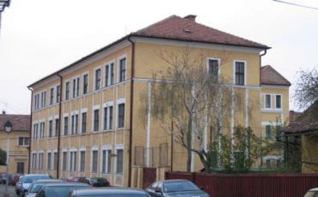 Nem hagyták jóvá a kolozsvári Apáczai iskola képzőművészeti tagozatát