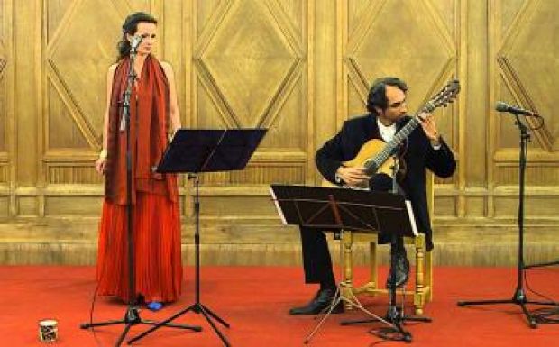 Zenés emberszabás, csíkiasan – megmentették a Herczku-Lackfi-Sinha előadásáról kiszoruló nézőtársaikat a Csíki Moziban ülők