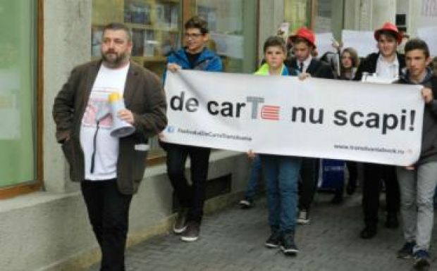 Fiatal romániai magyar költők verseinek román fordítását is bemutatják a kolozsvári Nemzetközi Könyvfesztiválon